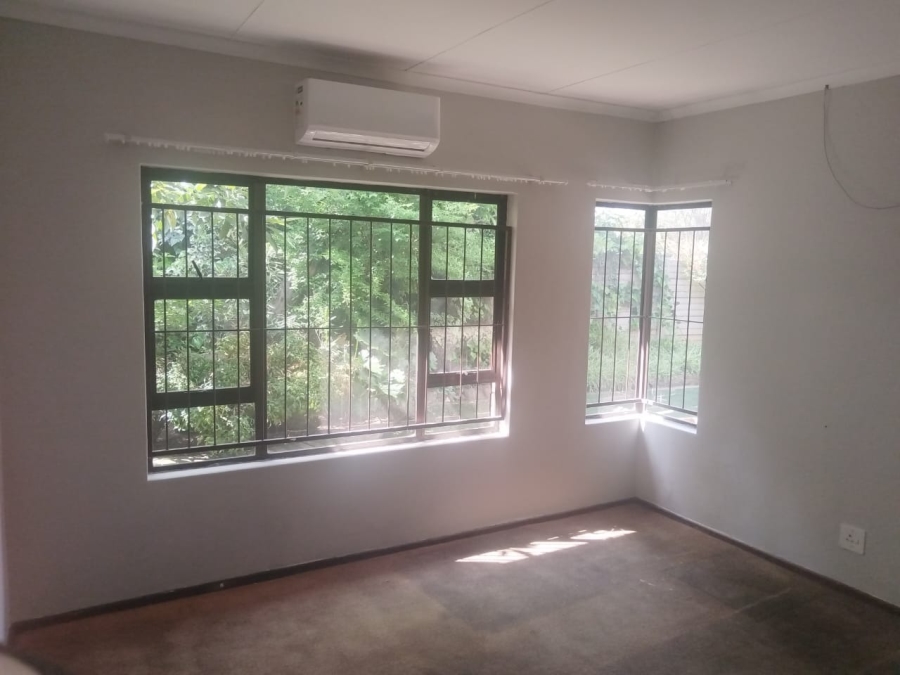 To Let 3 Bedroom Property for Rent in Hillsboro Free State